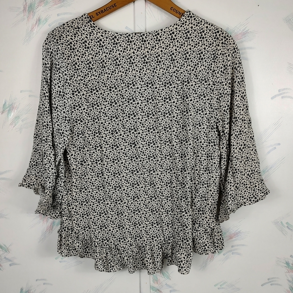 Cynthia Rowley Floral Print V-neck Top - Picture 7 of 10
